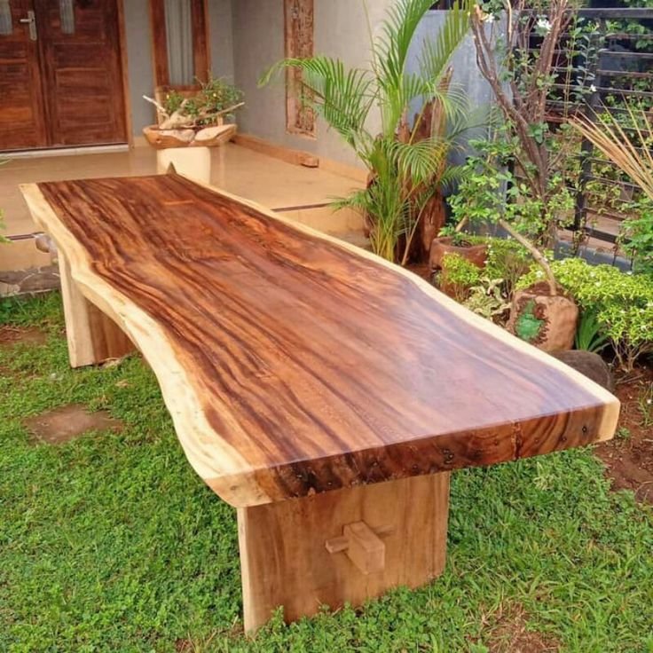 Meja Makan Trembesi Solid Tanpa Sambungan